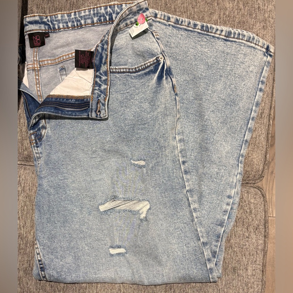 NWT No Boundaries 20w Wide Leg Plus Medium/Light Wash Jeans (see photos)